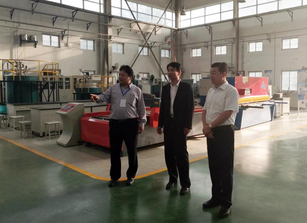 高晶华副厅长考察焊接技术实训基地