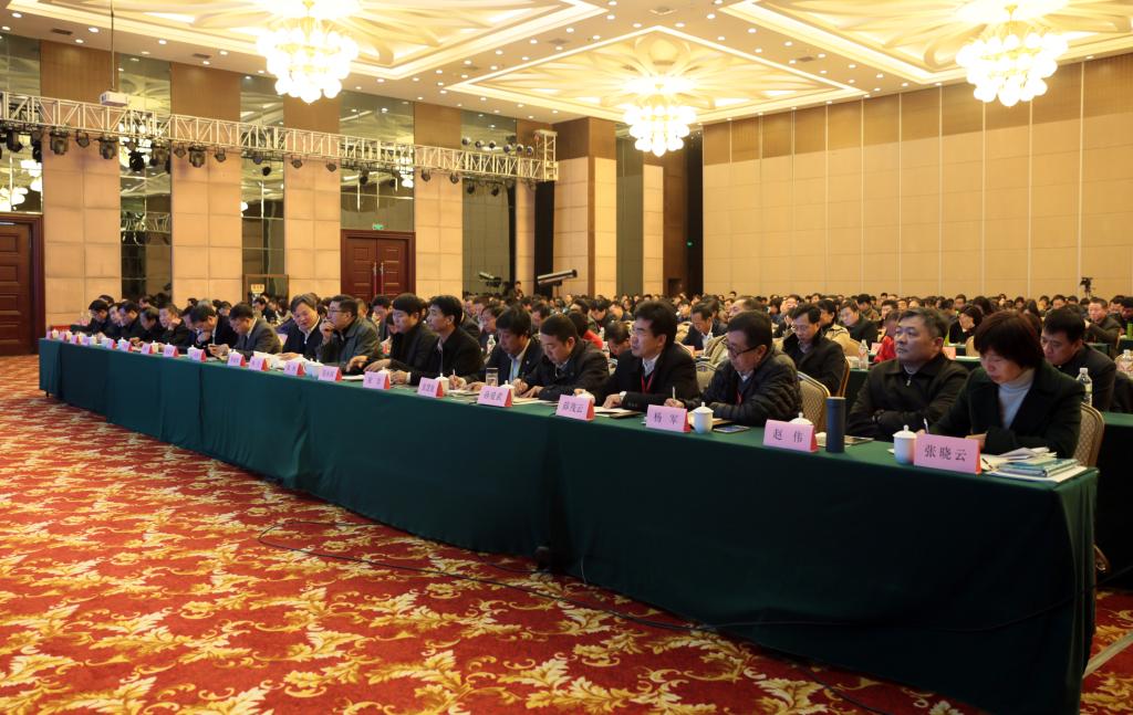 来自全国各省市区的400余名高职院校领导、专家参加会议