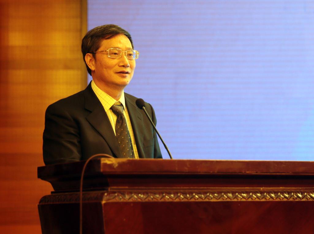 高教出版社副社长陈建华讲话