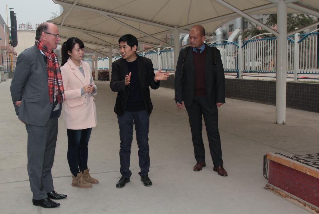 华马克院长一行